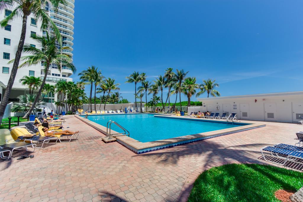 Ocean Front Resort Studio Miami Beach Exterior photo