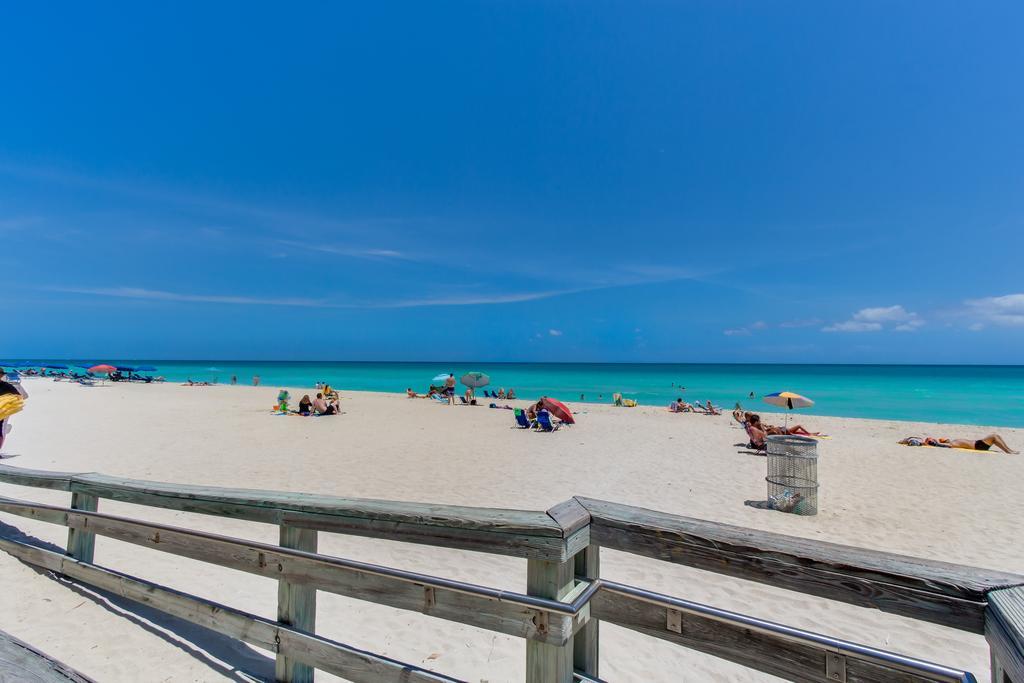 Ocean Front Resort Studio Miami Beach Exterior photo